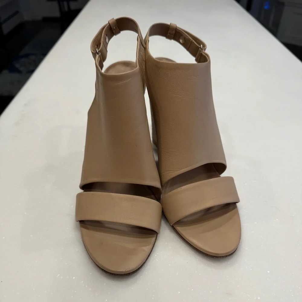 VINCE “Karen” Women’s Leather Wedge Sandals Tan Made In Italy Size 11